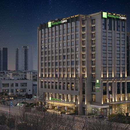 Holiday Inn Express Chengdu Huanhuaxi By Ihg-Near Jinsha Site Musem,Near Wuhou Temple Museum,Welcome Drinks,Free Gym,Free Self-Service Laundry Zewnętrze zdjęcie