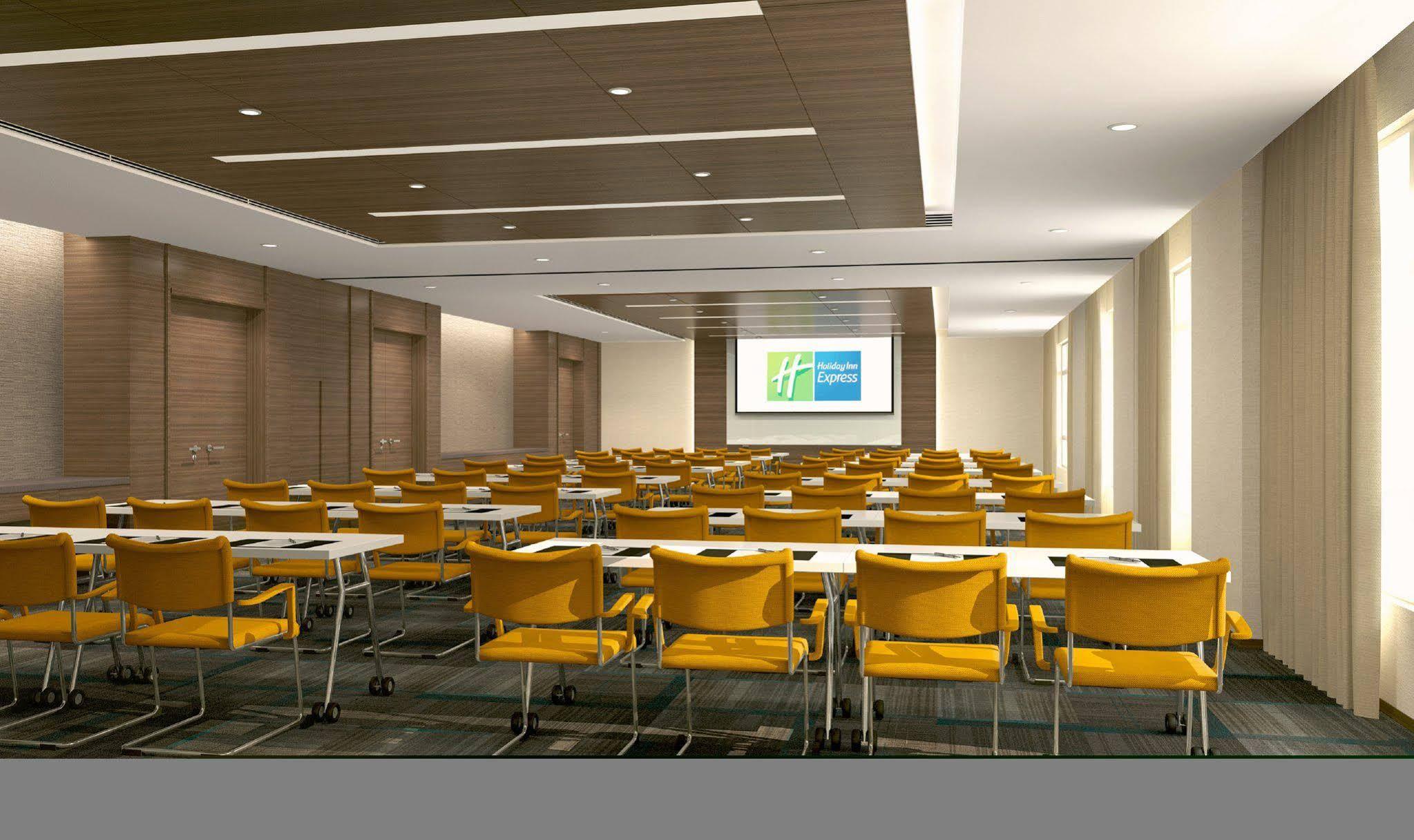 Holiday Inn Express Chengdu Huanhuaxi By Ihg-Near Jinsha Site Musem,Near Wuhou Temple Museum,Welcome Drinks,Free Gym,Free Self-Service Laundry Zewnętrze zdjęcie