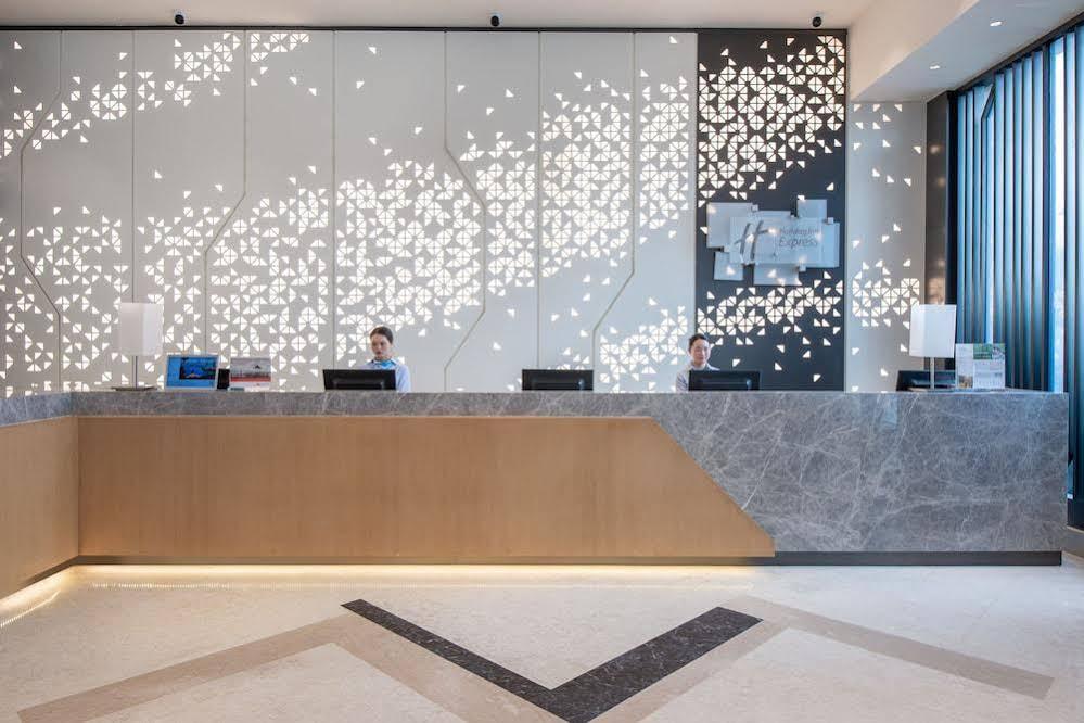 Holiday Inn Express Chengdu Huanhuaxi By Ihg-Near Jinsha Site Musem,Near Wuhou Temple Museum,Welcome Drinks,Free Gym,Free Self-Service Laundry Zewnętrze zdjęcie