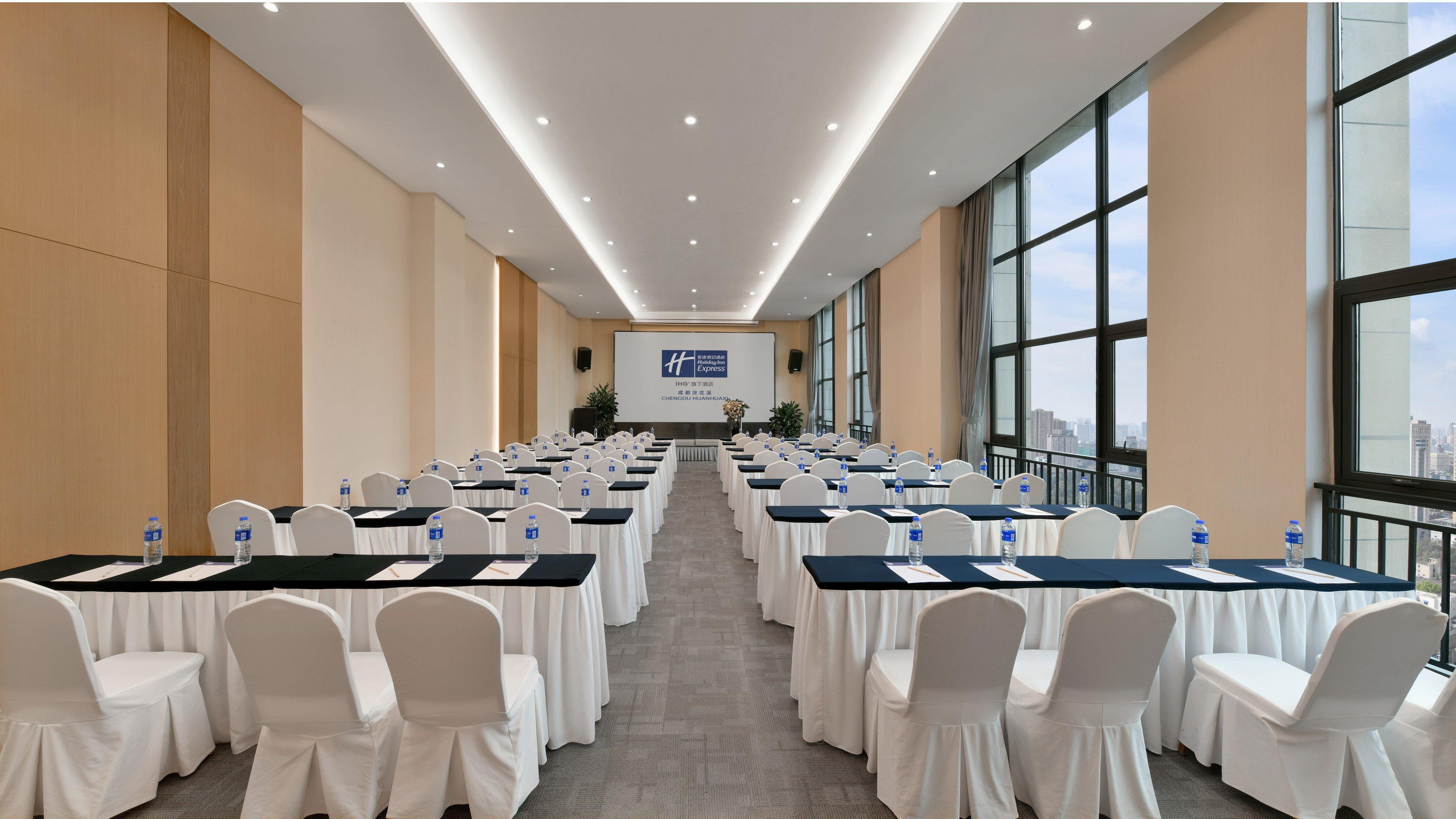 Holiday Inn Express Chengdu Huanhuaxi By Ihg-Near Jinsha Site Musem,Near Wuhou Temple Museum,Welcome Drinks,Free Gym,Free Self-Service Laundry Zewnętrze zdjęcie