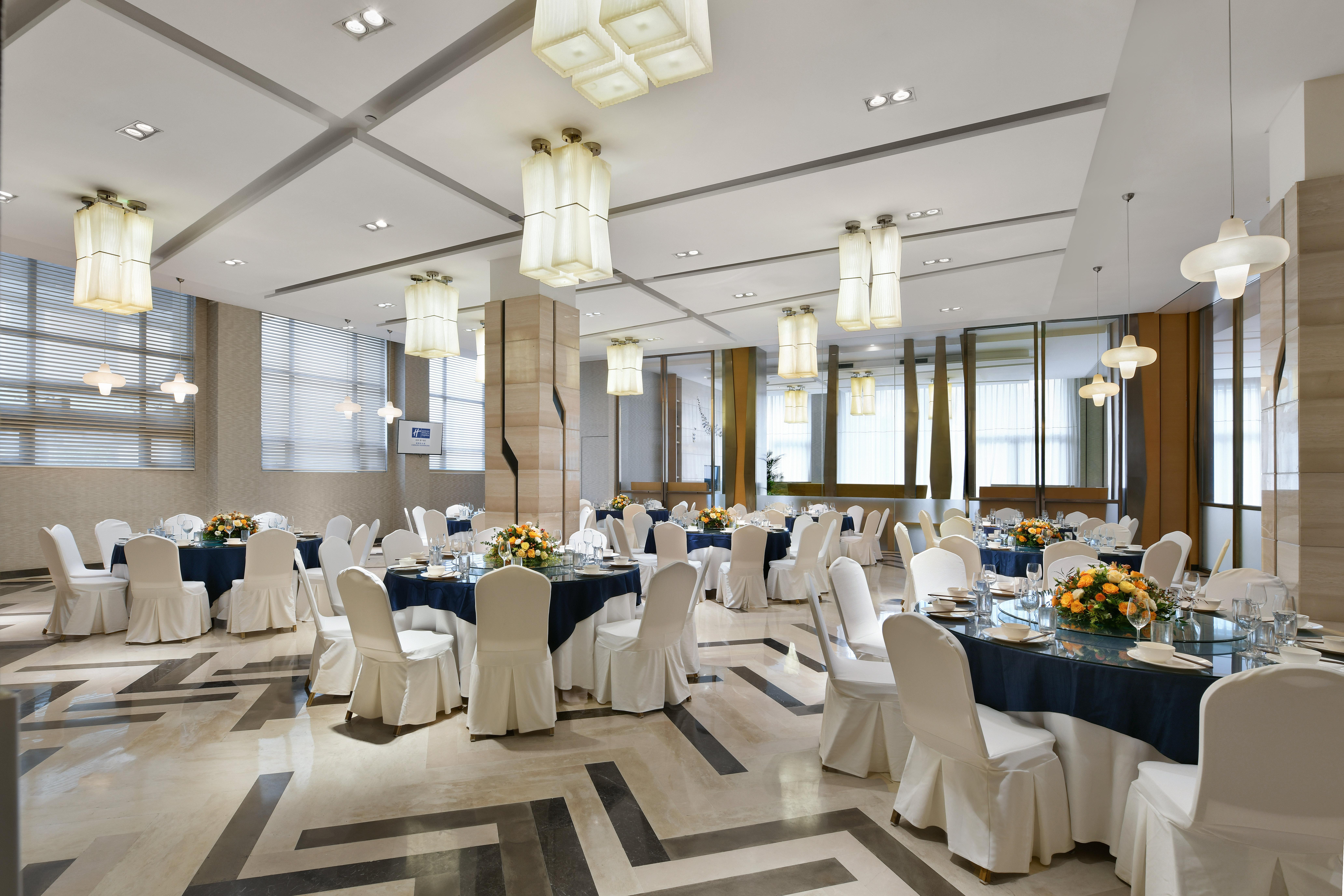 Holiday Inn Express Chengdu Huanhuaxi By Ihg-Near Jinsha Site Musem,Near Wuhou Temple Museum,Welcome Drinks,Free Gym,Free Self-Service Laundry Zewnętrze zdjęcie