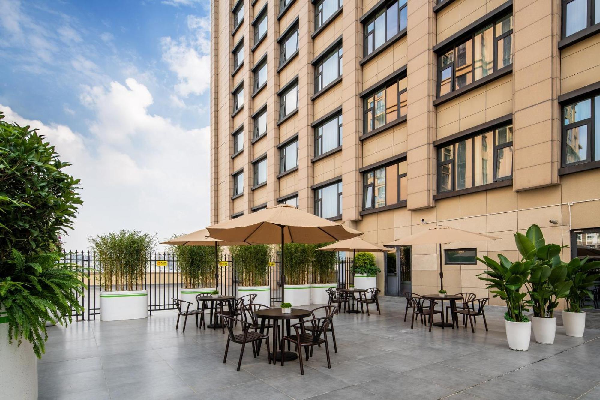 Holiday Inn Express Chengdu Huanhuaxi By Ihg-Near Jinsha Site Musem,Near Wuhou Temple Museum,Welcome Drinks,Free Gym,Free Self-Service Laundry Zewnętrze zdjęcie