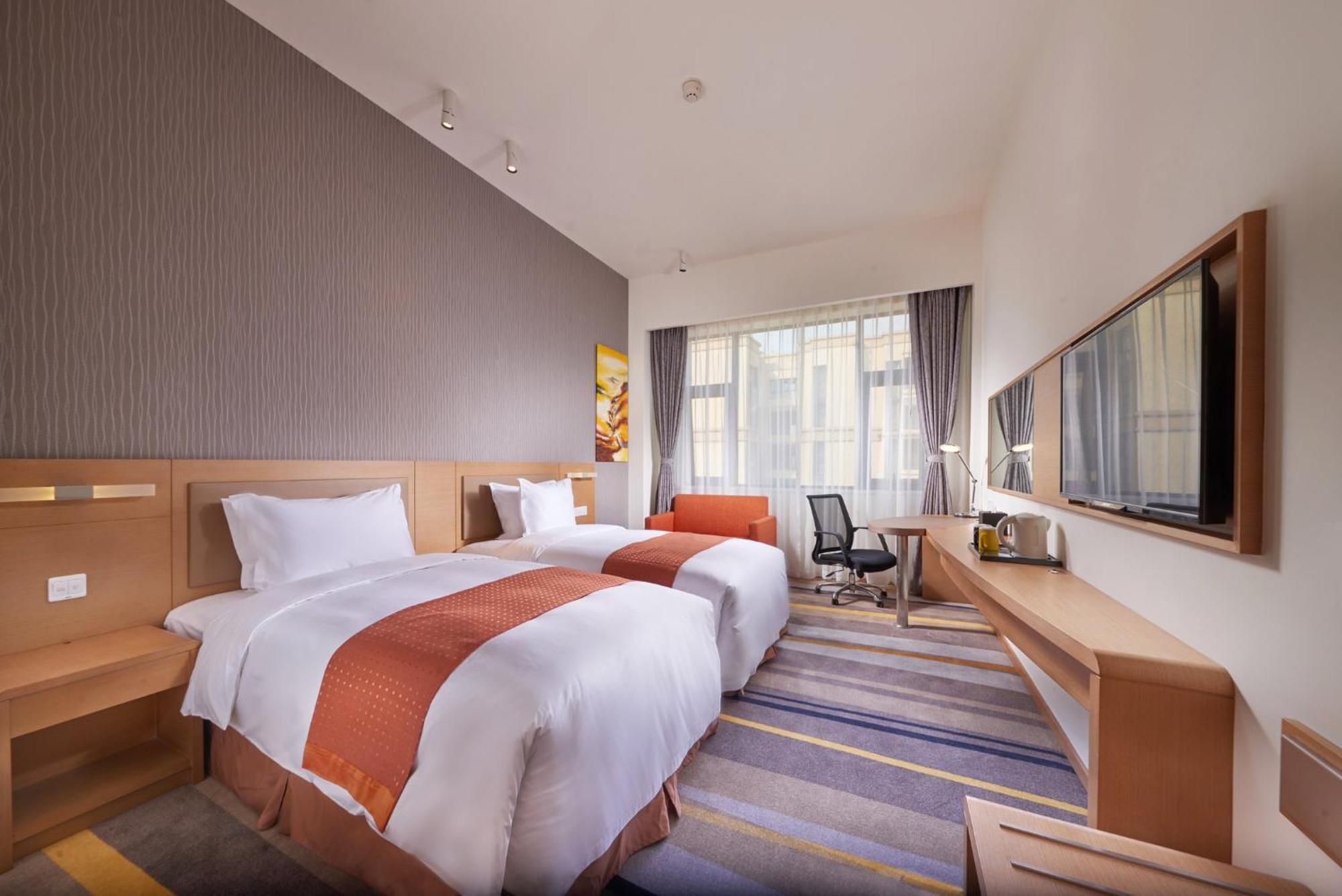 Holiday Inn Express Chengdu Huanhuaxi By Ihg-Near Jinsha Site Musem,Near Wuhou Temple Museum,Welcome Drinks,Free Gym,Free Self-Service Laundry Zewnętrze zdjęcie