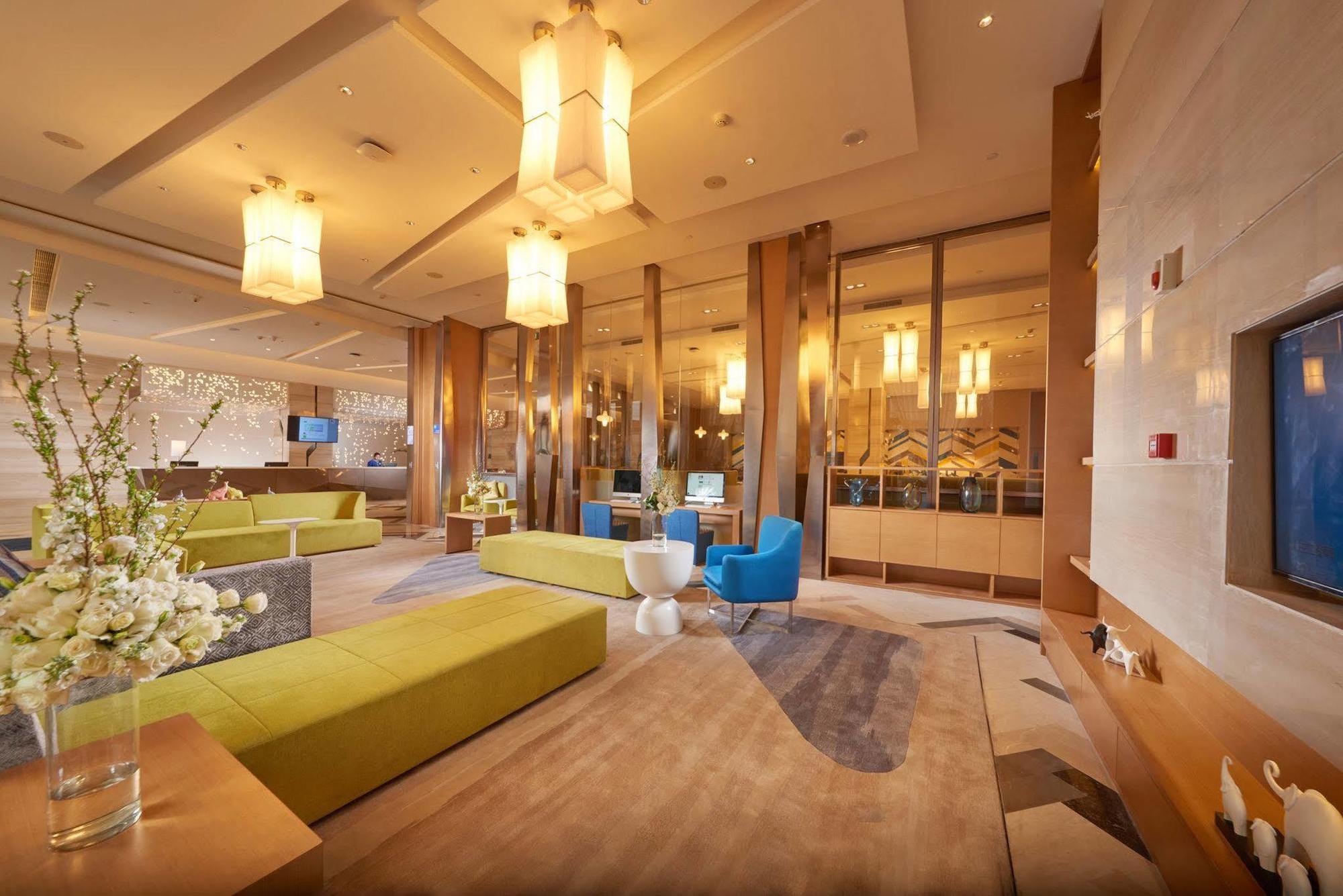 Holiday Inn Express Chengdu Huanhuaxi By Ihg-Near Jinsha Site Musem,Near Wuhou Temple Museum,Welcome Drinks,Free Gym,Free Self-Service Laundry Zewnętrze zdjęcie