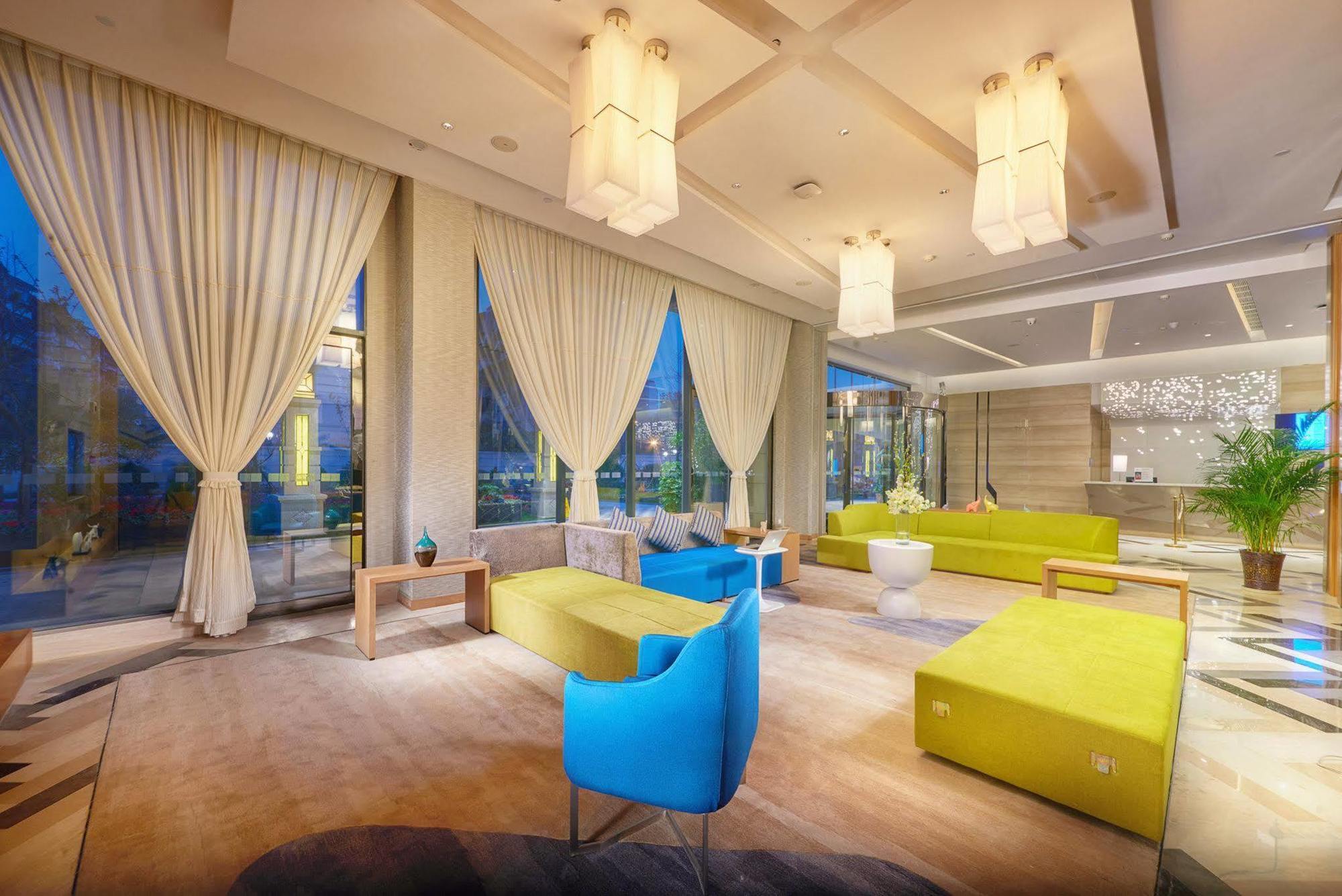 Holiday Inn Express Chengdu Huanhuaxi By Ihg-Near Jinsha Site Musem,Near Wuhou Temple Museum,Welcome Drinks,Free Gym,Free Self-Service Laundry Zewnętrze zdjęcie