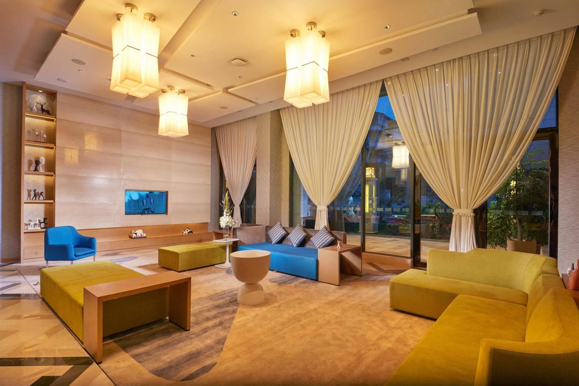 Holiday Inn Express Chengdu Huanhuaxi By Ihg-Near Jinsha Site Musem,Near Wuhou Temple Museum,Welcome Drinks,Free Gym,Free Self-Service Laundry Zewnętrze zdjęcie
